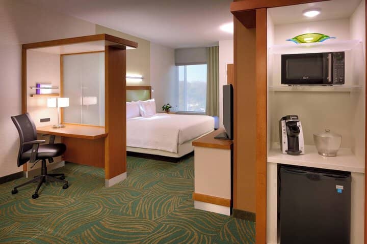 Room 7 of 24