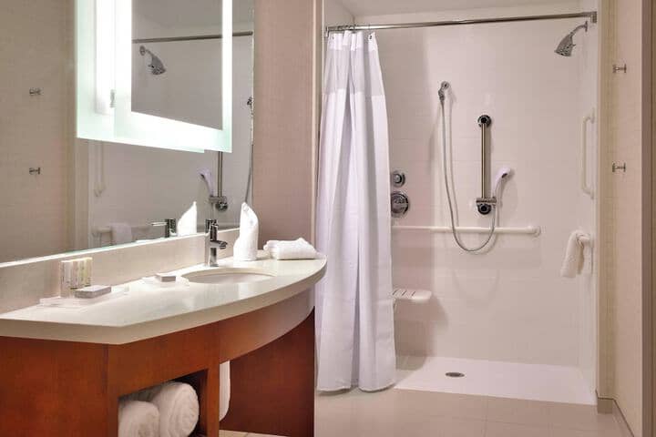 Room 12 of 24